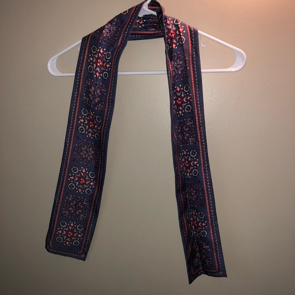 Louis Vuitton Silk Bandana - Picture 3 of 3